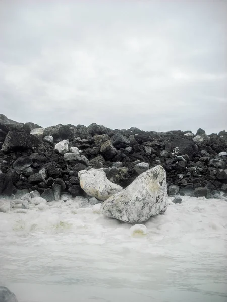 Vik Svart Strand Island Fantastisk Plats Med Kraschar Vågor — Stockfoto