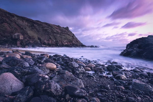 İngiltere 'de, Cornwall' da, Cape Cornwall yakınlarında papazlar var.