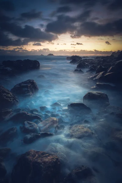 İngiltere 'de, Cornwall' da, Cape Cornwall yakınlarında papazlar var.