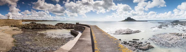 Impresionante Montaje Michaels Cornwall Inglaterra Reino Unido Con Primer Plano —  Fotos de Stock