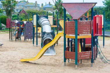 Parktaki çocuk parkı
