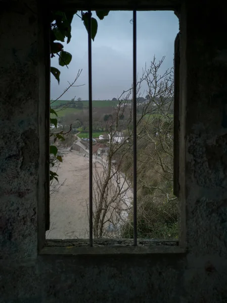 Vista Dalla Vecchia Casa Abbandonata Città — Foto Stock