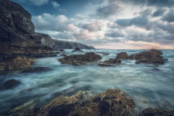 Παραλία Porthtowan Πάνω Από Ρείκια Στην Κορνουάλη Αγγλία Ηνωμένο Βασίλειο — Φωτογραφία Αρχείου