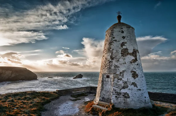 Monument Porthtowan Beach Heather Cornwall England — Stock Photo, Image