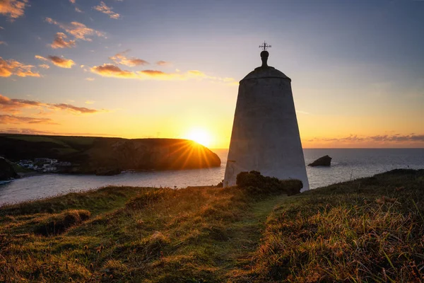 Monumento Playa Porthtowan Sobre Brezo Cornwall Inglaterra Reino Unido —  Fotos de Stock