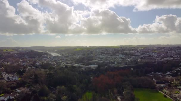 Imágenes aéreas de Truro y la catedral y el río Cornwall Reino Unido — Vídeo de stock