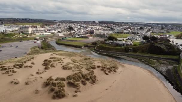 Bude haven noord maïsmuur Engeland uk antenne drone — Stockvideo