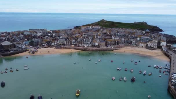 St Ives puerto Cornwall Inglaterra Reino Unido cerca de la bahía de carbis, donde el G7 se celebrará en 2021 — Vídeos de Stock