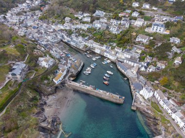 Polperro Limanı Cornwall İngiltere insansız hava aracı