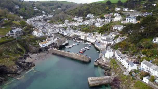 Puerto de Polperro Cornualles Inglaterra Reino Unido avión no tripulado — Vídeos de Stock