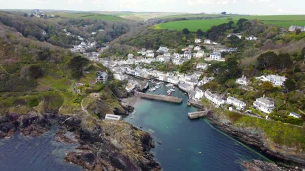 Polperro haven Cornwall Engeland uk lucht drone — Stockvideo
