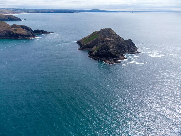 Islas Bahía Holywell Conocido Como Roca Gaviota Carretas Rocas Cornwall —  Fotos de Stock