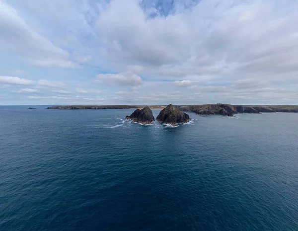 Islas Bahía Holywell Conocido Como Roca Gaviota Carretas Rocas Cornwall —  Fotos de Stock