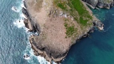 Holywell körfezi kıyı şeridi Cornwall İngiltere 