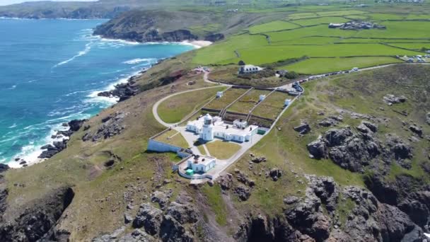 Pendeen farol cornwall Inglaterra uk drone aéreo — Vídeo de Stock