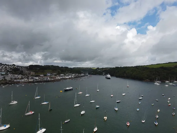 Fowey Cornwall英国航空无人驾驶飞机飞越河口 — 图库照片