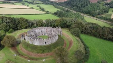 İngiltere 'nin Cornwall yakınlarındaki restorasyon kalesi. 