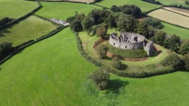 İngiltere 'nin Cornwall yakınlarındaki restorasyon kalesi. 