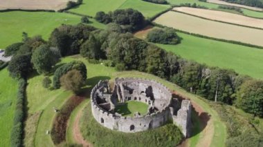 İngiltere 'nin Cornwall yakınlarındaki restorasyon kalesi. 