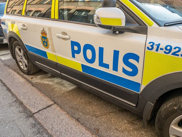 Estocolmo Suécia Abril Close Carro Polícia Com Símbolo Típico Sueco — Fotografia de Stock