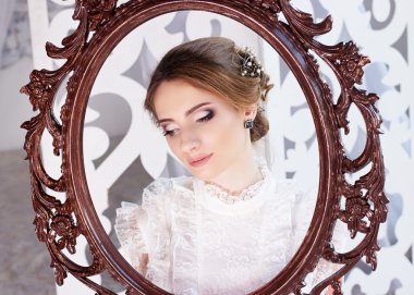 Vintage tarzı Lale bir buket bahar gelin elbise