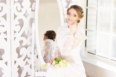 Vintage tarzı Lale bir buket bahar gelin elbise