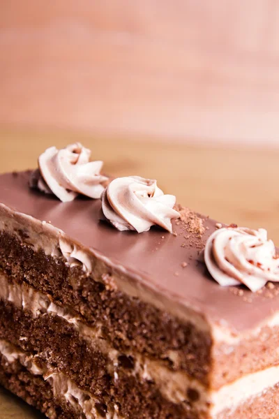 Chocolate Cheesecake com três tipos de chocolate . — Fotografia de Stock
