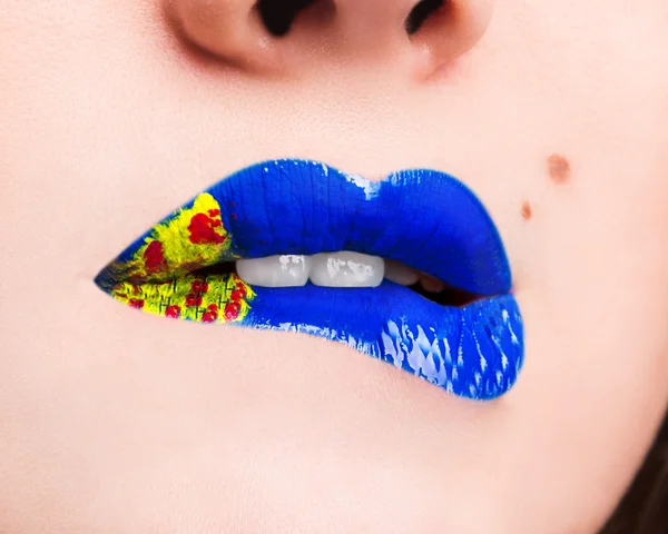 Close-up van mooie vrouwelijke lippen — Stockfoto