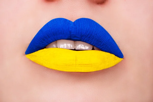 Mavi ve sarı dudaklar. Ukrayna. sembol
