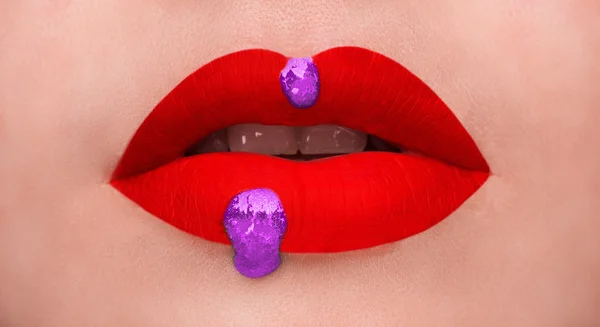 Licht rode lippen — Stockfoto
