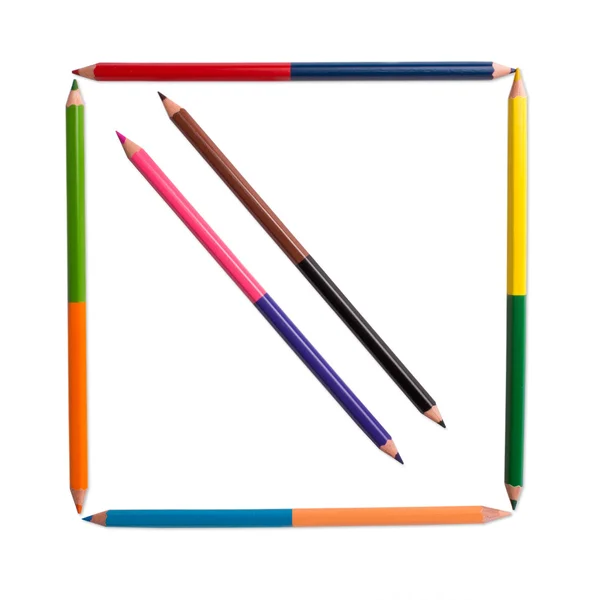 不同颜色的铅笔在白色背景上的特写 — 图库照片