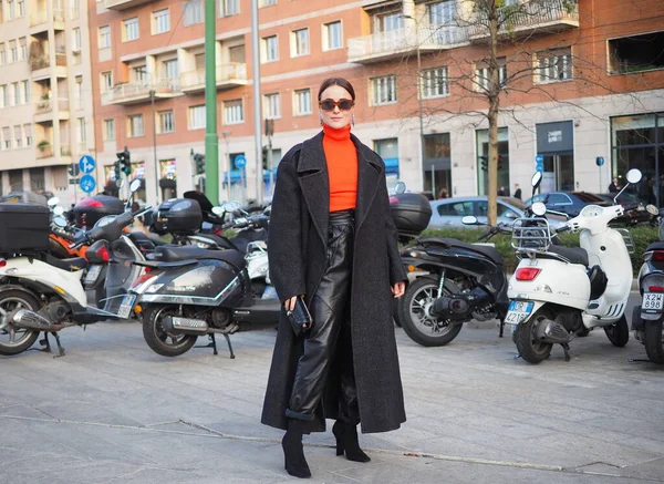Moda Blogger Street Style Outfit Antes Alberta Ferretti Desfile Moda — Foto de Stock