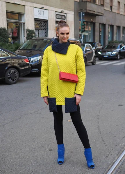 Fashion Blogger Julie Ianc Street Style Outfit Prima Della Sfilata — Foto Stock