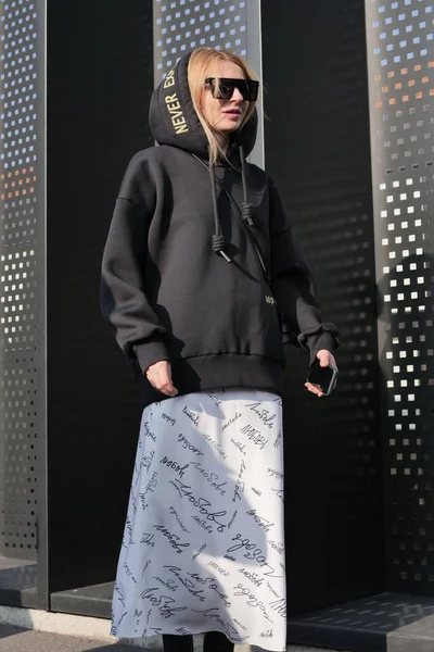 Modebloggerin Streetstyle Outfit Vor Der Gucci Modenschau Während Der Mailänder — Stockfoto
