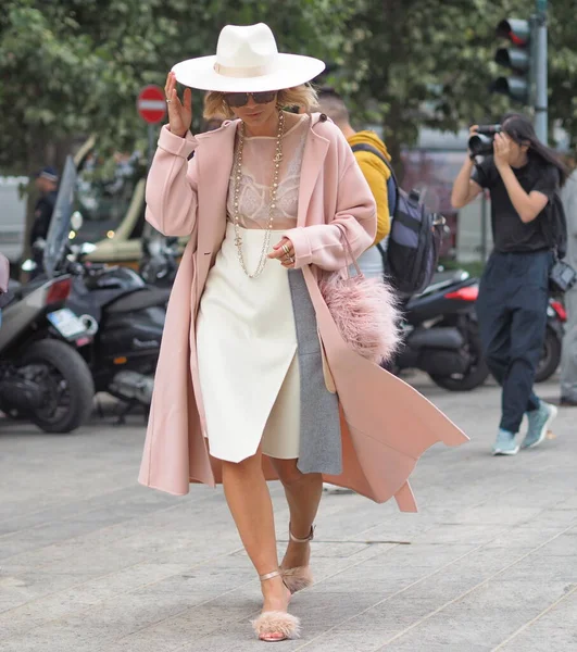 Moda Blogger Street Style Outfit Antes Del Desfile Moda Sportmax — Foto de Stock