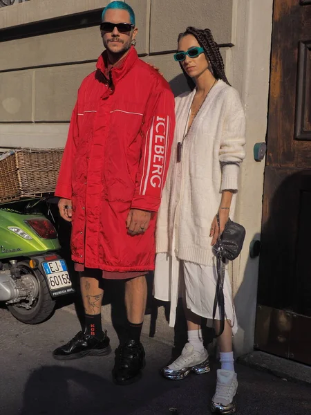 Módní Bloggeři Street Style Oblečení Módní Přehlídce Iceberg Během Milánského — Stock fotografie