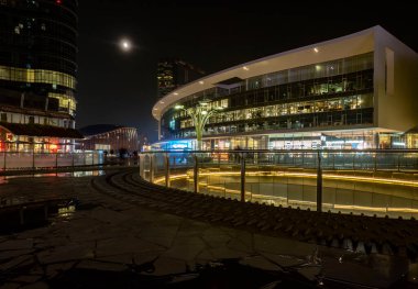 Milano 'nun yeni modern bölgesi, Piazza Gae Aulenti, Milan, Lombardy, İtalya.