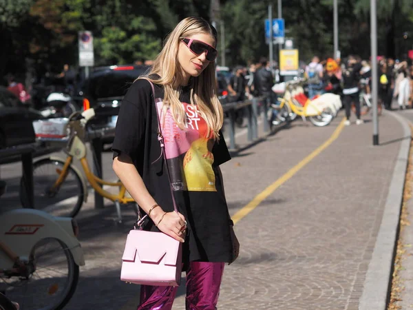 Divatblogger Street Style Outfit Msgm Fashion Show Milano Fashion Tavasz — Stock Fotó