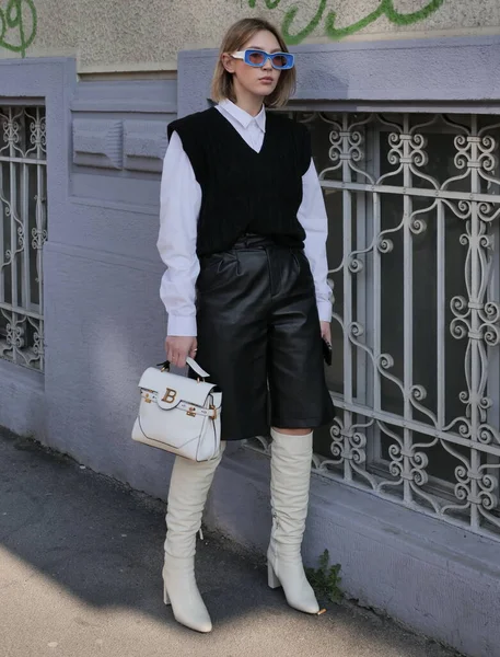 Fashion Blogger Tenue Style Rue Avant Msgm Défilé Mode Cours — Photo