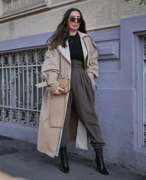  MSGM moda defilesinden önce Milan moda haftası 2020 'de blogger sokak tarzı kıyafet
