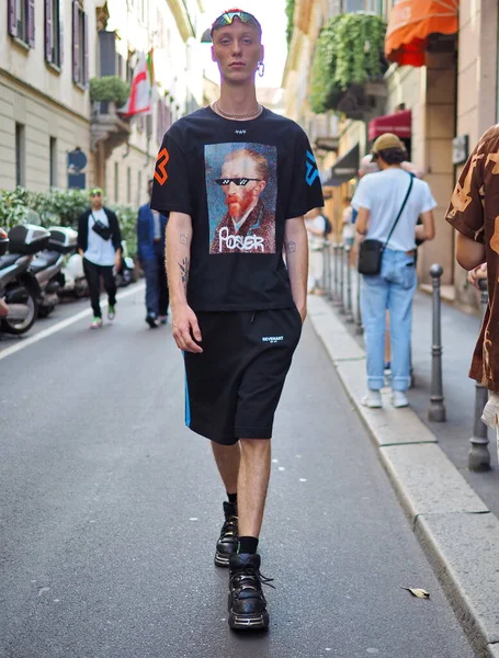 Fashion Blogger Street Style Outfits Voor Versace Modeshow Tijdens Milano — Stockfoto