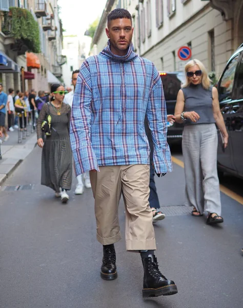 Mode Bloggare Street Style Outfits Före Versace Modevisning Milano Fashion — Stockfoto