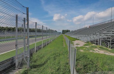 Autodromo Nazionale Monza kutu görüntüsü, İtalya 'nın kuzeyinde, Monza şehrinin yakınında yer alan bir yarış pisti..