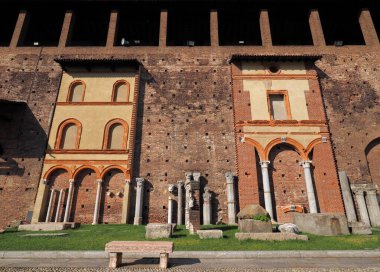 Sforza Kalesi 'nin içinde (Castello Sforzesco) Milano, İtalya