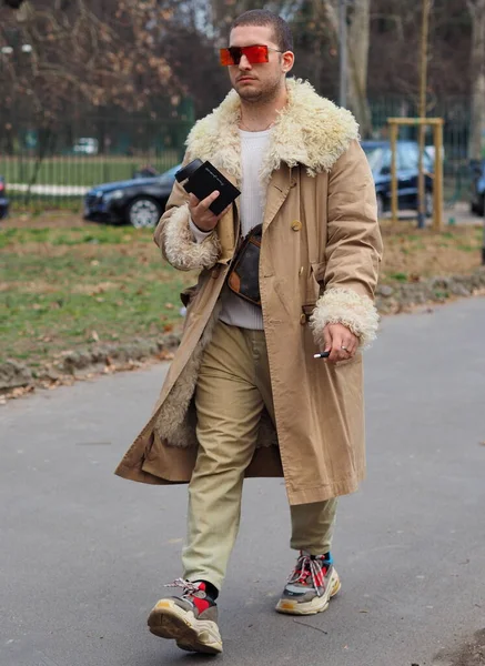Moda Blogger Street Style Outfit Philosophy Lorenzo Serafini Desfile Moda — Fotografia de Stock