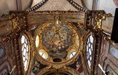 San Francesco d 'Assisi Katedrali' nin çatısının kemerleri ve mimarisi 