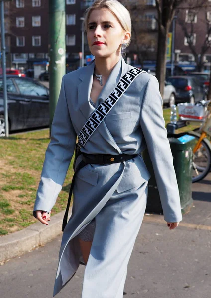 Mode Bloggare Caroline Daur Street Style Outfit Innan Fendi Modevisning — Stockfoto