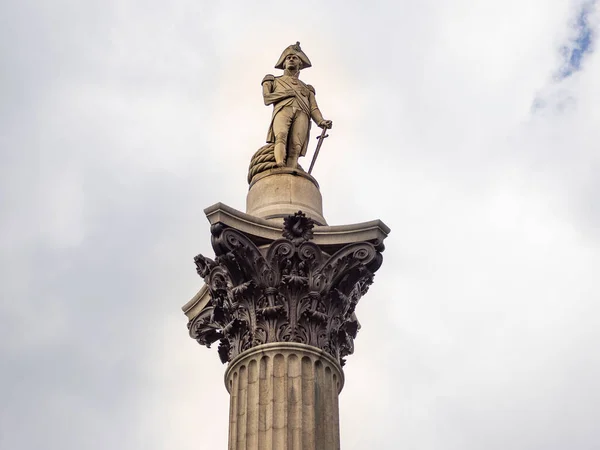 Nelson Sütunu, Londra 'nın merkezindeki Trafalgar Meydanı' nda Amiral Horatio Nelson anısına inşa edilmiş bir anıttır.