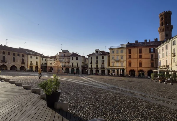 Площа Кавур Верчеллі Ємонт Італія — стокове фото