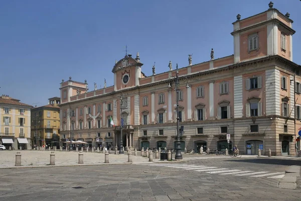 Палац Губернатора Piazza Dei Cavalli Piacenza Emilia Romagna Italy — стокове фото